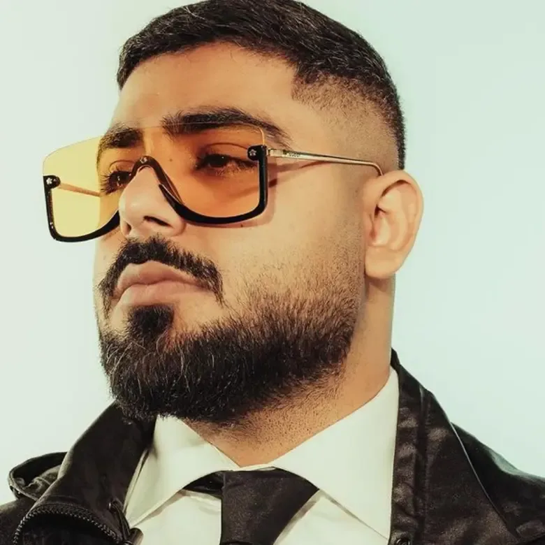 دايما هيك - مع اينيز