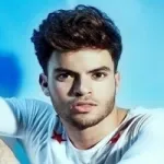 حضن واحد